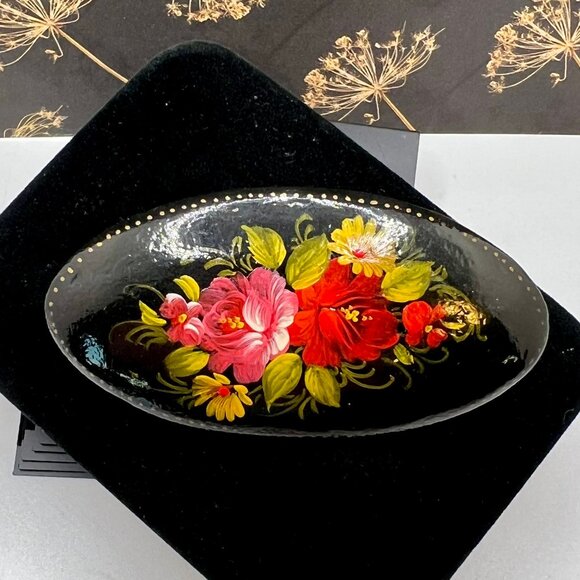 Russian Lacquer Floral Brooch - Picture 1 of 4